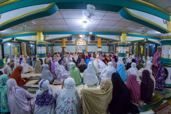 بالصور...العتبة الحسينية تنظّم محفلها القرآني الـ15 في أندونيسيا
