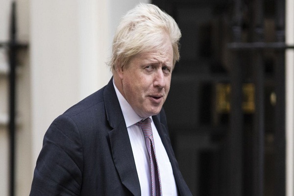 British PM Urges Former Foreign Secretary to Apologize for Comment about Muslim Women  