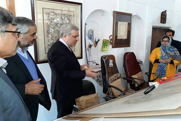 بازدید رئیس سازمان میراث فرهنگی از قرآن تاریخی نگل + عکس