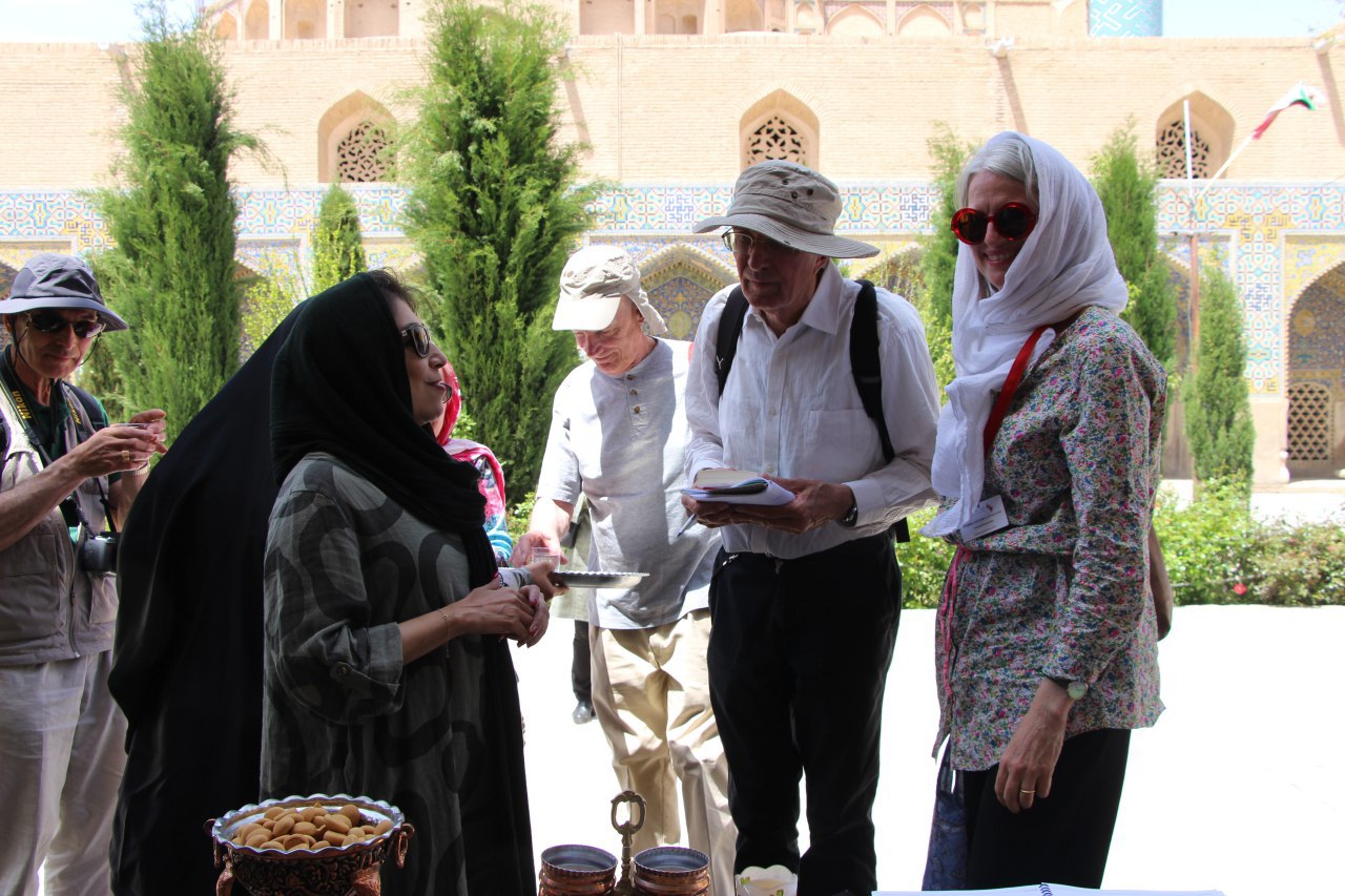 Participation des touristes étrangers à la fête de l’anniversaire de l’Imam du Temps (as) à Ispahan
