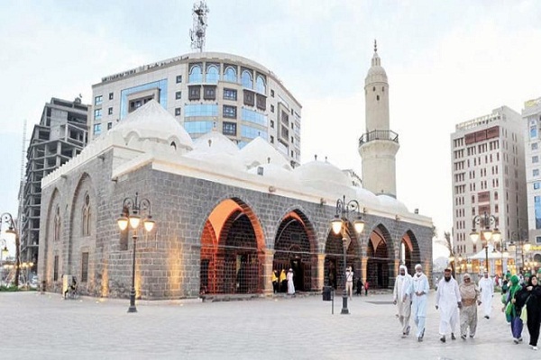 Mengenal Masjid Pertama Dunia