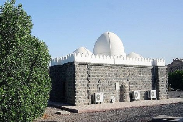 Mengenal Masjid Pertama Dunia