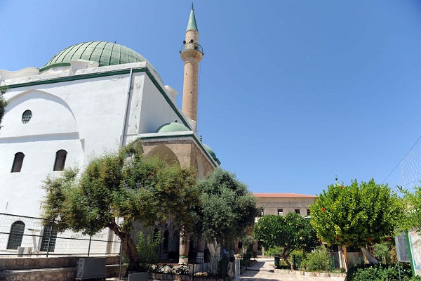 Al-Jazzar, Sebuah Masjid di Kawasan Pendudukan