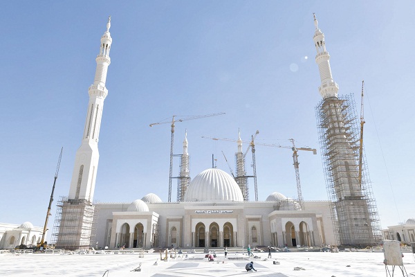 Inaugurate la più grande moschea e chiesa d'Egitto